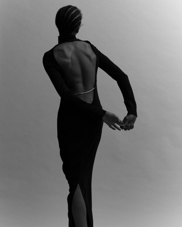 Самое сексапильное платье этой зимы найдено - «Модные тенденции»